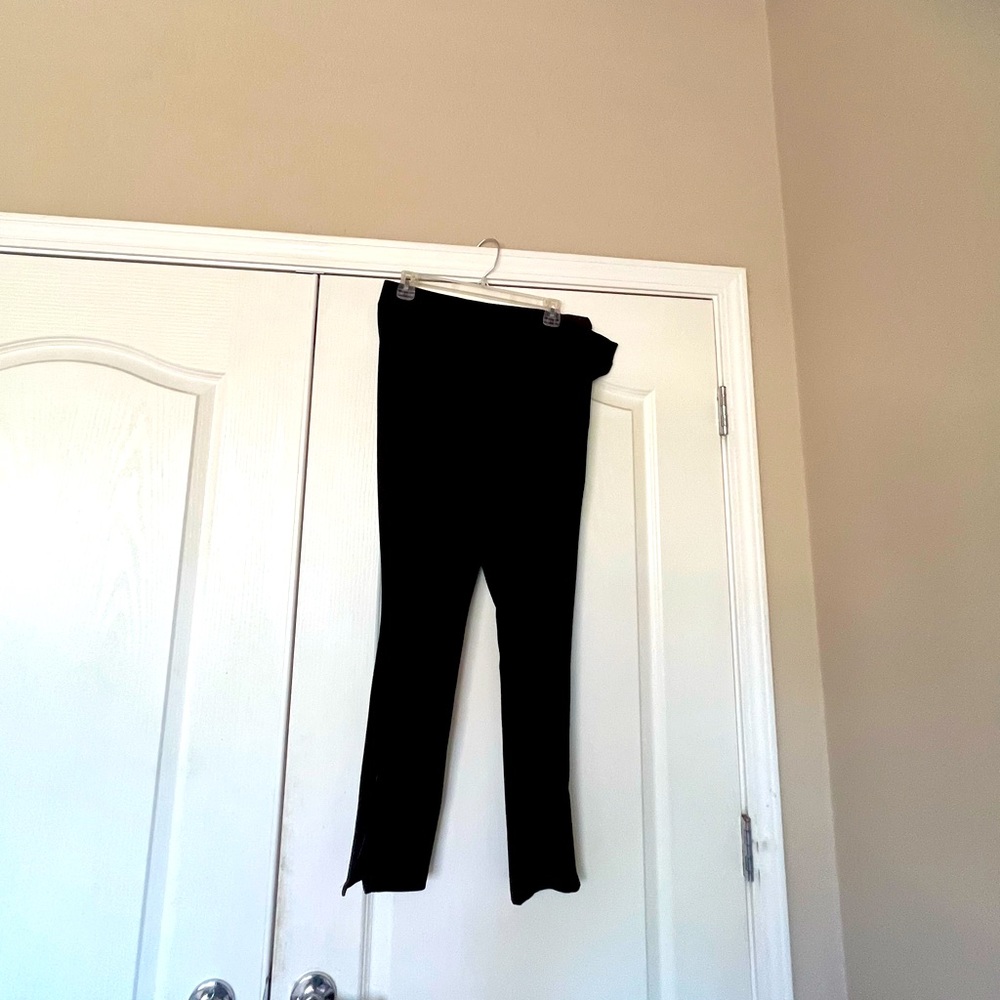 The limited the legging work pants in black.